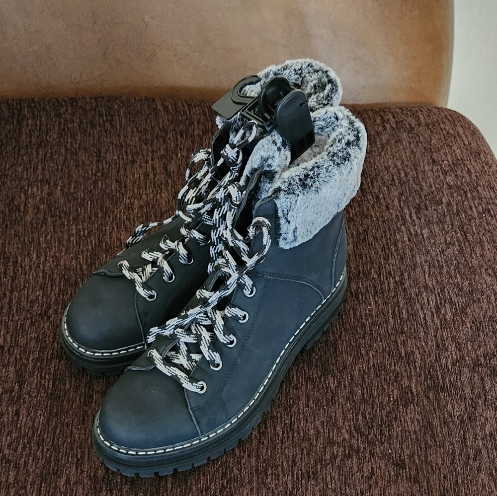 Ladies Black Fur-Lined Lace-Up Boots